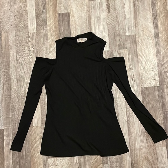 Black long sleeve with shoulder cut outs - Picture 1 of 1
